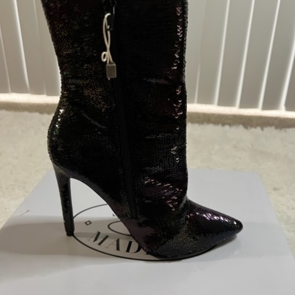Steve Madden Wagner Sequins Booties - Picture 4 of 12
